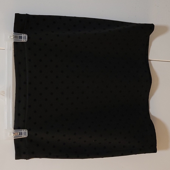 Cute dotted skirt - Picture 3 of 10